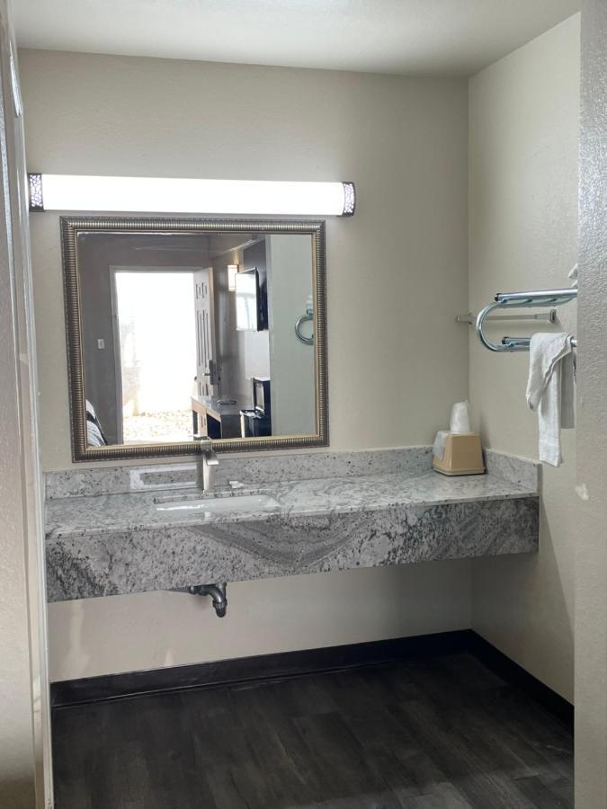 Masters Inn Atlanta - Doraville At I-85 & 285 Екстериор снимка